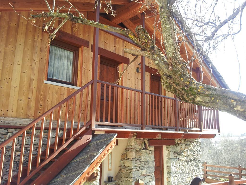Eco Chalet Maison Dominique Challand-Saint-Anselme المظهر الخارجي الصورة