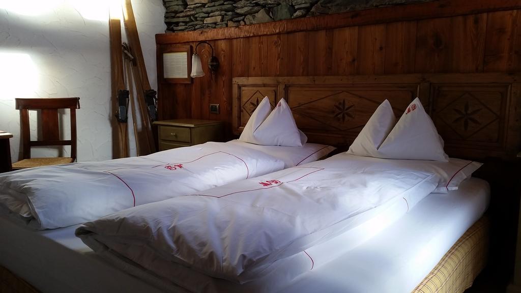 Eco Chalet Maison Dominique Challand-Saint-Anselme المظهر الخارجي الصورة