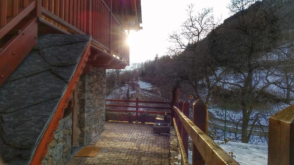 Eco Chalet Maison Dominique Challand-Saint-Anselme المظهر الخارجي الصورة