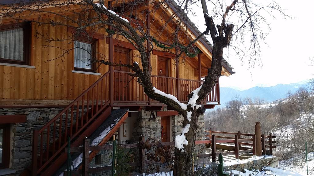 Eco Chalet Maison Dominique Challand-Saint-Anselme المظهر الخارجي الصورة