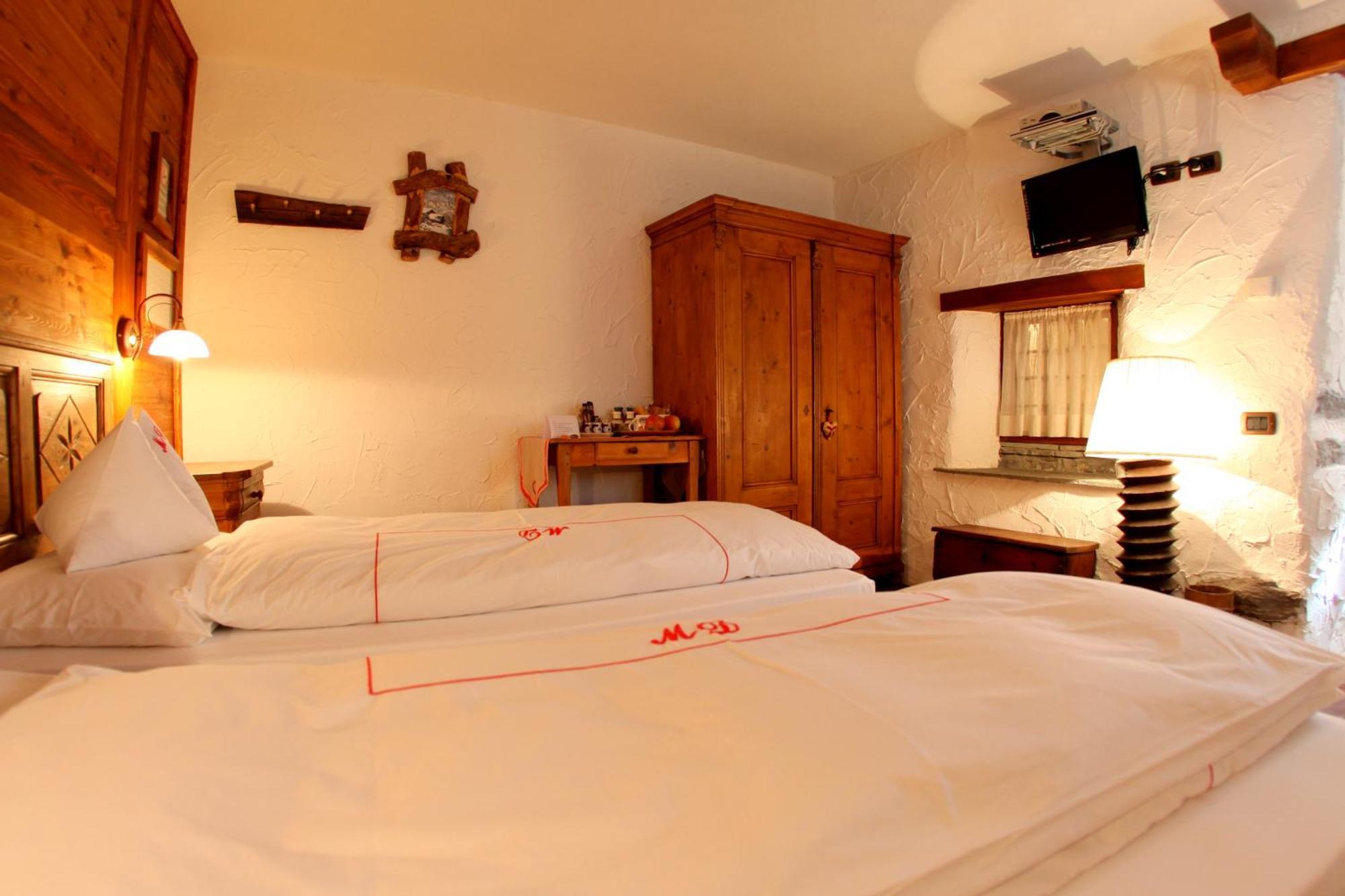 Eco Chalet Maison Dominique Challand-Saint-Anselme المظهر الخارجي الصورة
