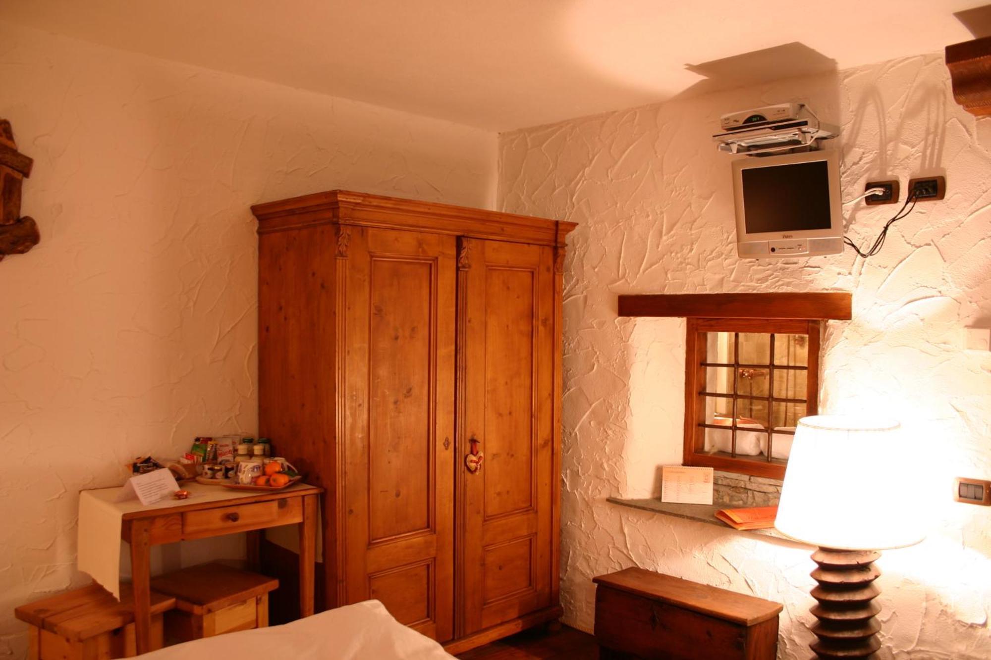 Eco Chalet Maison Dominique Challand-Saint-Anselme المظهر الخارجي الصورة