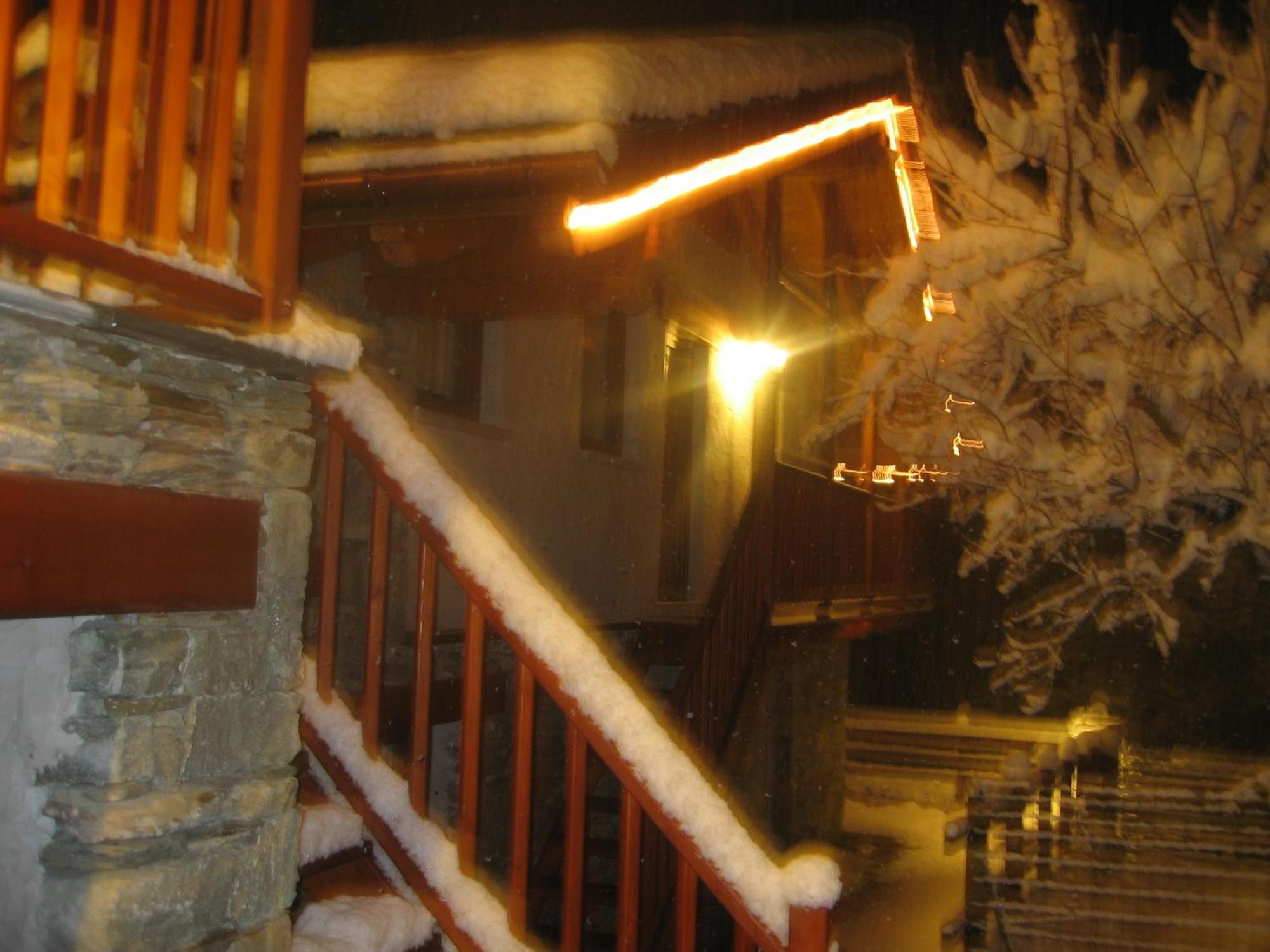 Eco Chalet Maison Dominique Challand-Saint-Anselme المظهر الخارجي الصورة