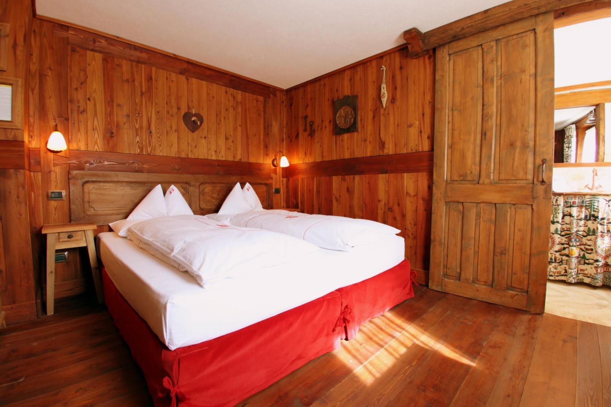 Eco Chalet Maison Dominique Challand-Saint-Anselme المظهر الخارجي الصورة