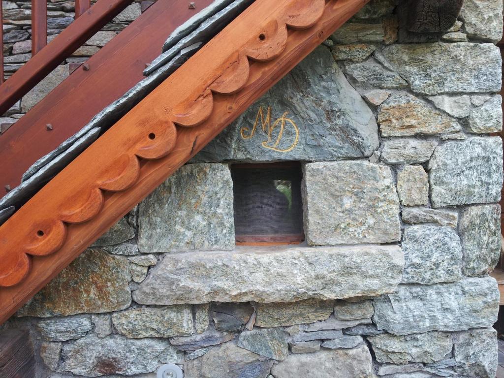 Eco Chalet Maison Dominique Challand-Saint-Anselme المظهر الخارجي الصورة