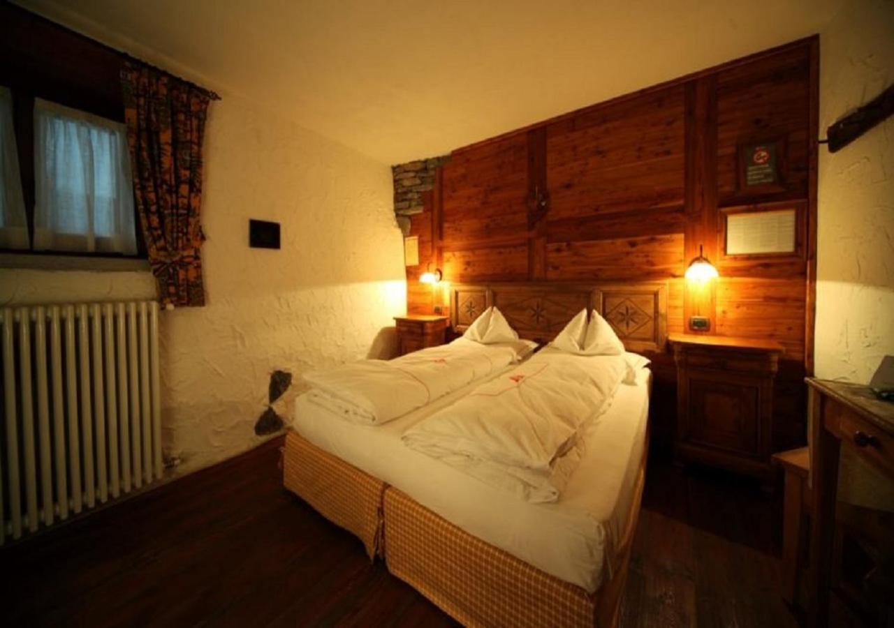 Eco Chalet Maison Dominique Challand-Saint-Anselme المظهر الخارجي الصورة